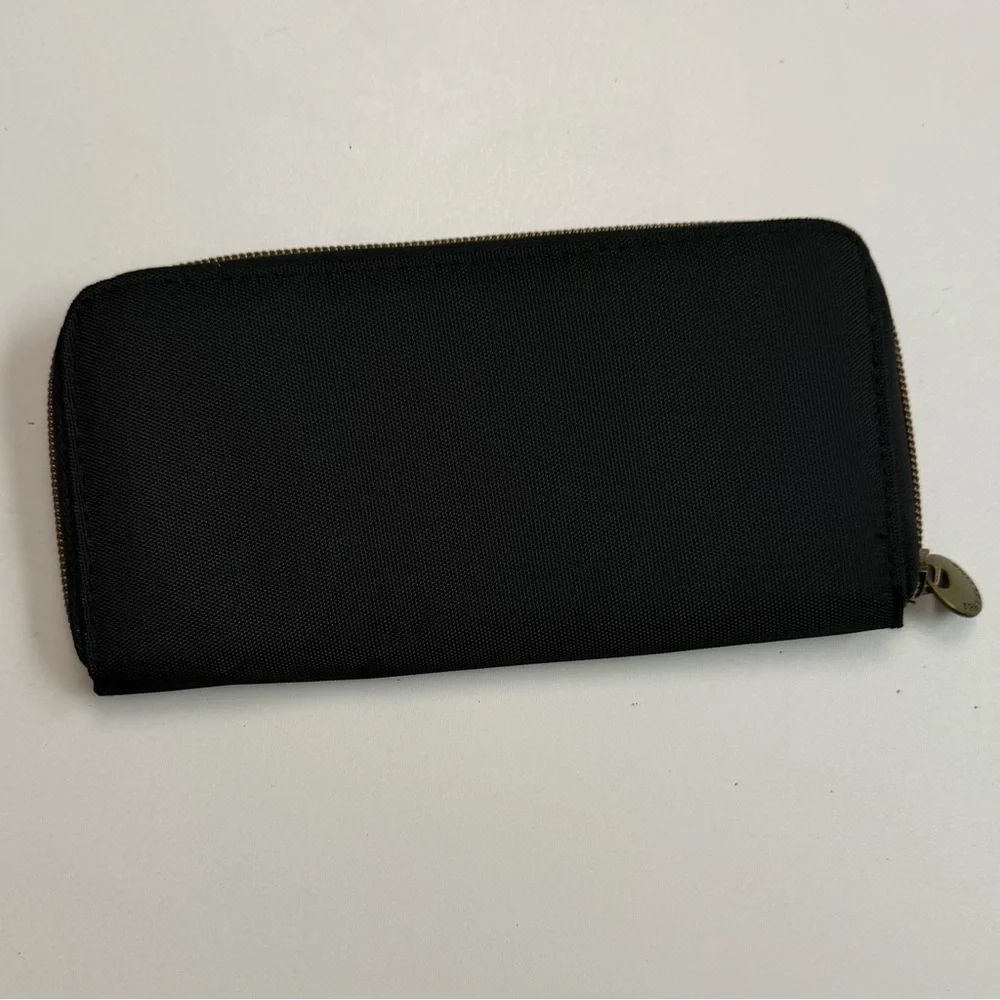Travelon Wallet Zippered Closure Zip Pocket Credit Card Travel Black Purple